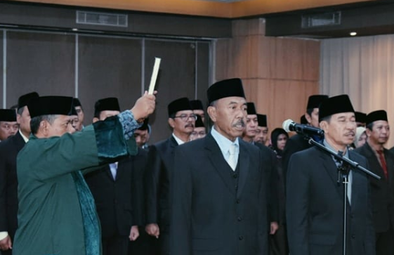 Ratusan Pejabat Karawang Diganti Saat Tahun Baru, Sumpah di Tengah Bazar UMKM